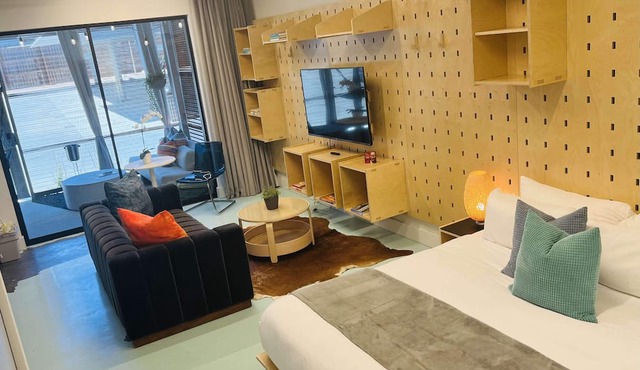Bardo Lofts Courtyard Suite #104
