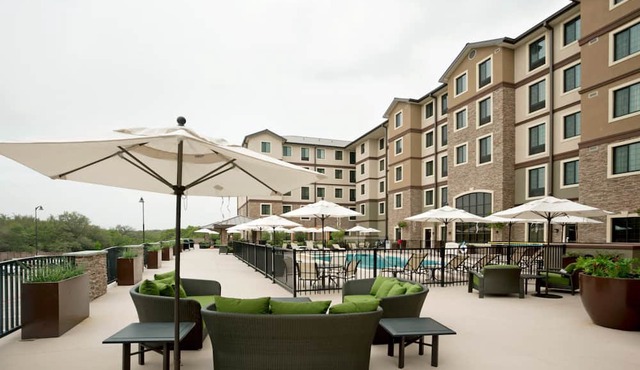 Free Breakfast + Outdoor Pool | Executive Queen Studio 15 Minutes from Six Flags!