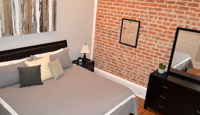 Entertainment Themed-The Picayune, Historic luxury condo with balcony, 2 blocks