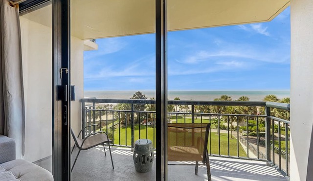 San Luis Resort studio with Gulf view, pool, hot tub, fitness room & firepit
