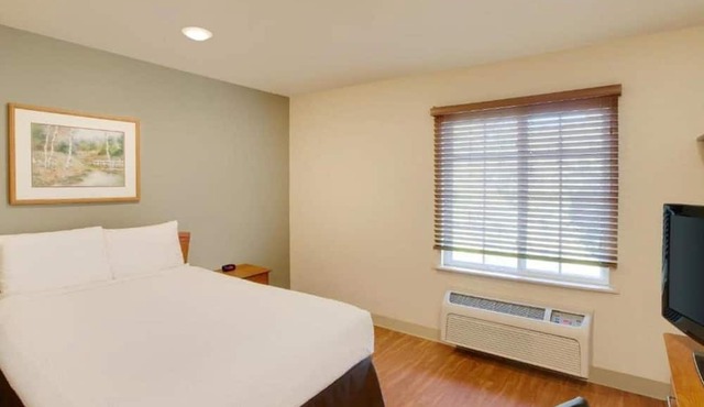 1 Full Bed | Non-Smoking, Kitchen