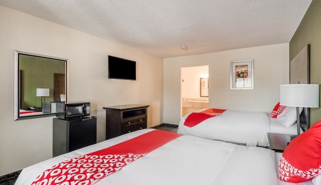2 Queen Bed | Rosenberg TX