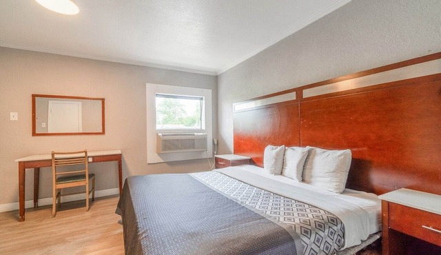 King Bed|Non-Smoking