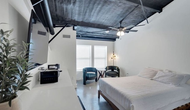 The Lawson District | Lantana Suite