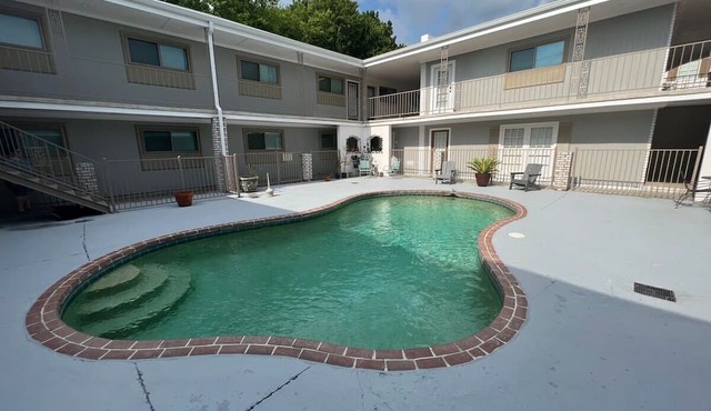 Cute 2 bedroom near LSU