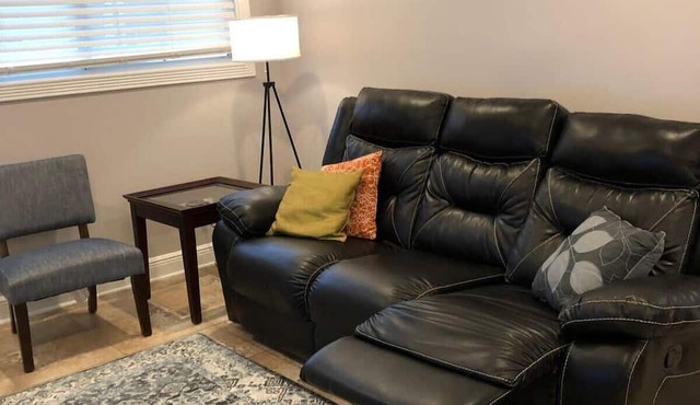 LSU campus | Bedroom TV | Gated | Pool | WD | Desk