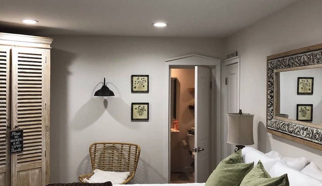 Petite Suite/Downtown Historic Abita Springs/Location! Walk to it all!