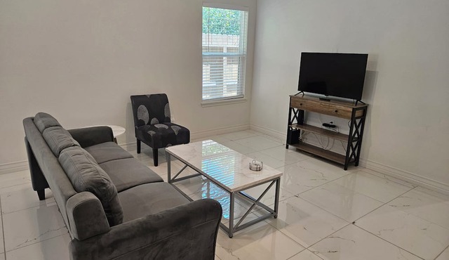 2BD-RemoteWork-Extd Stay Discounts-PetsOK-Central