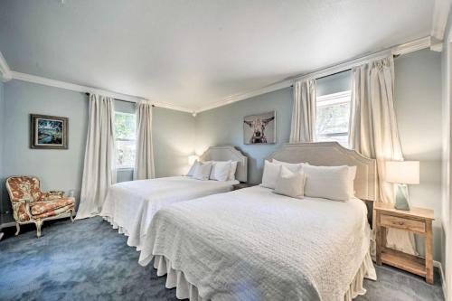 Snowbird-Friendly House with Game Room, Full Kitchen, Balcony & W/D