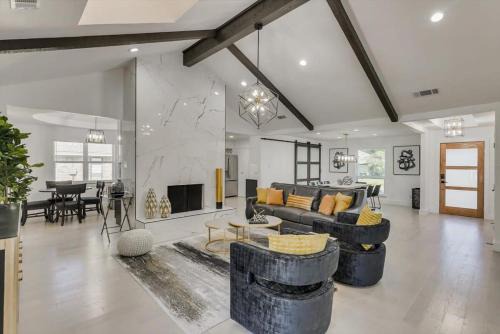 Modern and Spacious Dallas Getaway with Private Pool