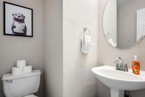 Spacious 4BR home Family Friends DFW - Keller