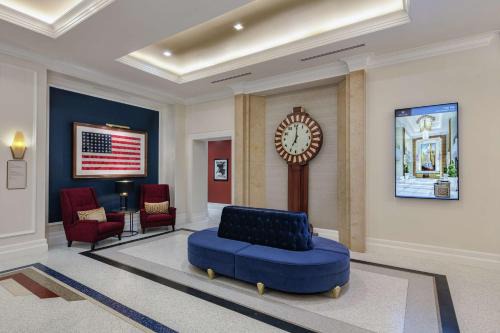 The Higgins Hotel New Orleans, Curio Collection by Hilton